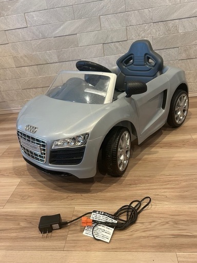 子供用電動自動車 アウディR8スパイダー