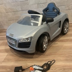 子供用電動自動車 アウディR8スパイダー
