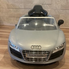 子供用電動自動車 アウディR8スパイダーの画像