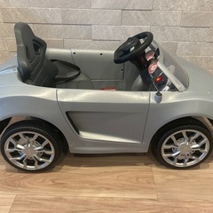子供用電動自動車 アウディR8スパイダーの画像