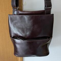 牛革ショルダーバックの画像