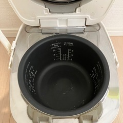 炊飯器5.5合炊き　パナソニックSR-PB109の画像