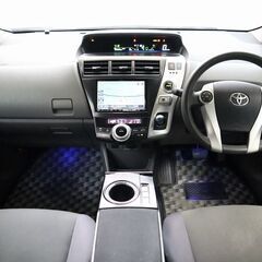 ✨車高調・LED装備✨人気　プリウスアルファの画像