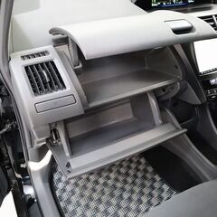 ✨車高調・LED装備✨人気　プリウスアルファの画像