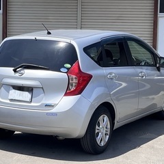 車検R8/7 日産 ノート E12 ﾃﾞｨｰﾗｰ車 記録簿多数の画像