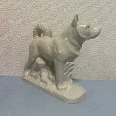 犬の置物　陶器製の画像