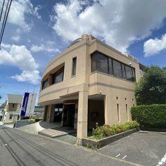 🏢事務所部分６６坪！🚙駐車場９台無料でこのお家賃！山路インターを...