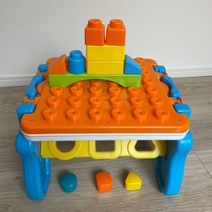 取引中⭐︎知育玩具アクティビティテーブルの画像