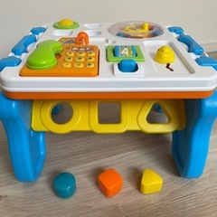 取引中⭐︎知育玩具アクティビティテーブルの画像