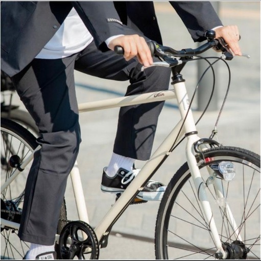自転車 クロスバイク{7月1日購入、２回使用}