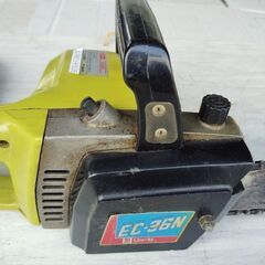 チェーンソー、ノコギリ、工具の画像