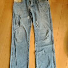 ダメージジーンズの画像