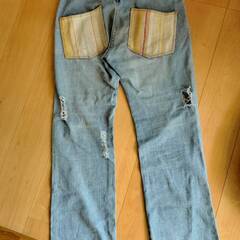 ダメージジーンズの画像