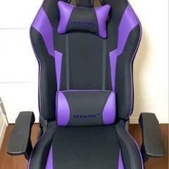 akゲーミングチェアの画像