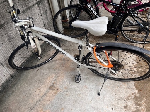 GIANT クロスバイク ESCAPE ホワイト（防犯登録解除可）★愛用車です！