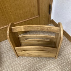 木製マガジンラックの画像