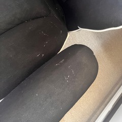 パソコンデスク、ゲーミングチェアの画像