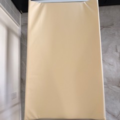 ★RiZKiZ★　日本製 おむつ交換台本体 ＆ クッションセット（ナチュラル） 定価14,300円の画像