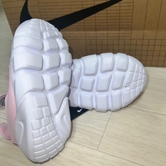 《新品》 NIKE 子供用スニーカーの画像