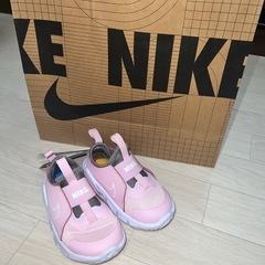《新品》 NIKE 子供用スニーカーの画像