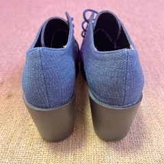 ブーツ　紺色　の画像