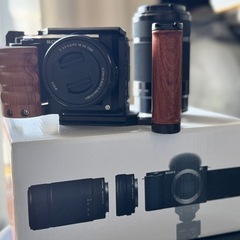 即決★ハンドルリグ付き　SONY(ソニー) Vlog用カメラ ミラーレス一眼カメラ ZV-E10 パワーズームレンズキット(同梱レンズ:SELP1650) の画像