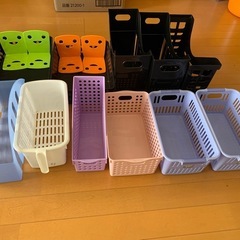 プラスチックケース　さまざまセット　ブックスタンド　リビング　キッチン　整理整頓　収納セットの画像