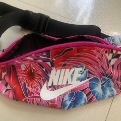 NIKE  ウエストポーチ　ヘリテージ　ランニングの画像