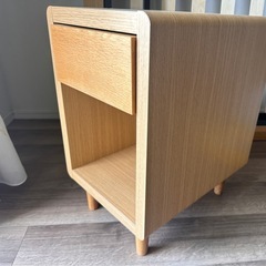 サイドテーブルの画像