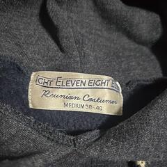 lGHT　ELEVEN　ElGHT　ELEV　フード付きパーカー

の画像