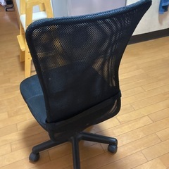 椅子（デスクチェア)の画像