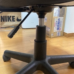 椅子（デスクチェア)の画像