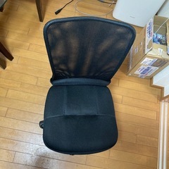 椅子（デスクチェア)の画像