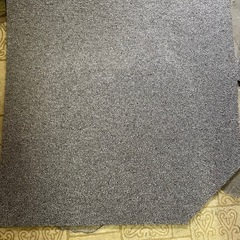 80%OFF 1枚　100円　タイルカーペット  端材　訳ありの画像