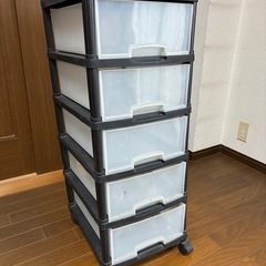 取りに来てくれる方に差し上げます　　キャスター付プラ5段引き出しの画像