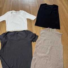 これからの時期に着れるデニムとトップスの画像