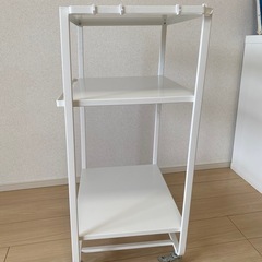 【問い合わせ停止】移動できる白ラックの画像