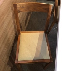 ダイニングテーブルの画像