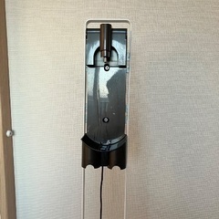 Dyson V7 slim 掃除機 本体セット+充電セット+スタンドの画像