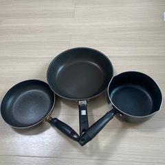 お譲り先決まりました！フライパン、片手鍋セットの画像