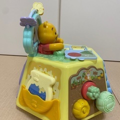 はじめて英語 くまのプーさん 絵本でおしゃべり! ゆびさき知育いっぱいできた　タカラトミーの画像