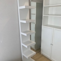 IKEA 本棚　ウォールシェルフ　転倒防止の画像