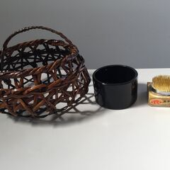 ○カゴ・剣山付き花びん カビン 花瓶 花器 フラワーベース 黒 ブラック インテリア 中古品扱い(NF250713)517-109-⑬の画像