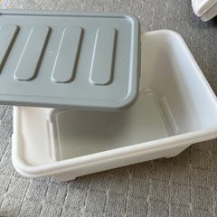 蓋付き収納の画像