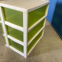 【格安】プラチェスト グリーン系 3段収納 衣類収納 プラケース 格安 早い者勝ち 引取歓迎 配送OKの画像