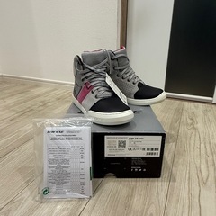 DAINESEライディングシューズ新品未使用（レディース）の画像