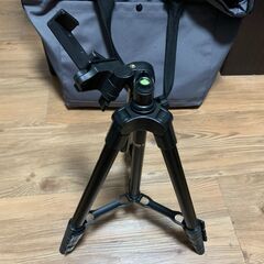 スマホホルダー付きカメラ三脚の画像
