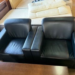 応接セット　2人掛け　1人掛け2個　テーブルの４点セットの画像