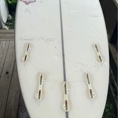【FCS2フィン付き！】ショート サーフボードJS raging bull 6’2”の画像