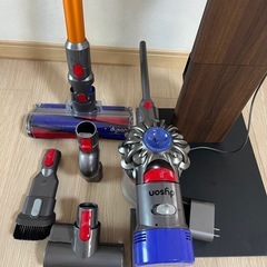 ダイソンSV10コードレスクリーナー　掃除機の画像